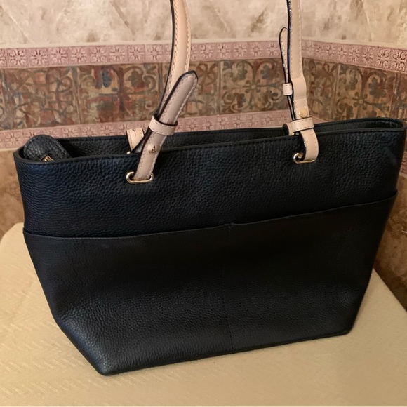 Handbag - Picture 2 of 7